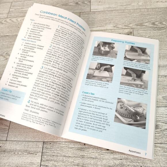 Pampered Chef SEASONS BEST RECIPE COLLECTION 2007 Spring Summer Cookbook Booklet - Picture 5 of 8